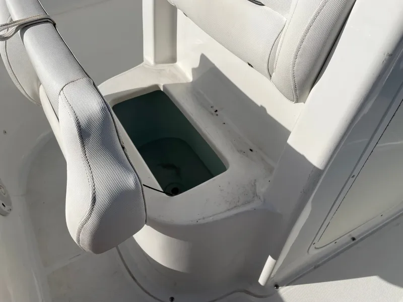 Slide: The Image of Sea Hunt Ultra 196 2016 - 28