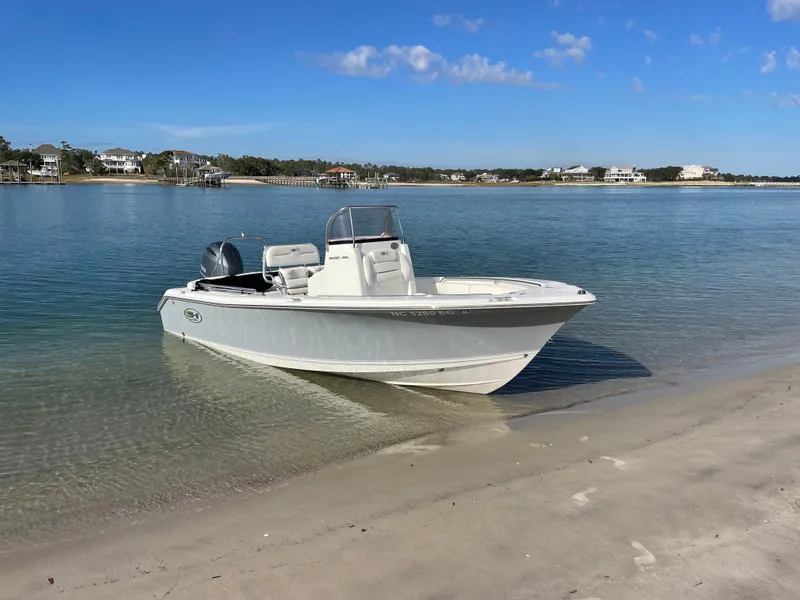 Slide: The Image of Sea Hunt Ultra 196 2016 - 3