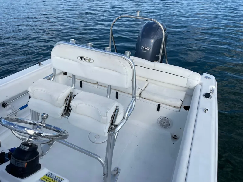 Slide: The Image of Sea Hunt Ultra 196 2016 - 32