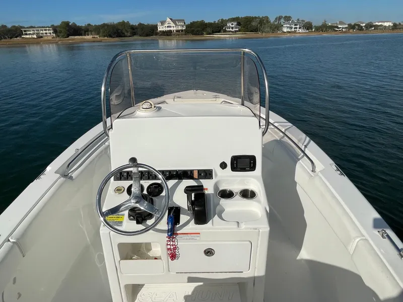 Slide: The Image of Sea Hunt Ultra 196 2016 - 42