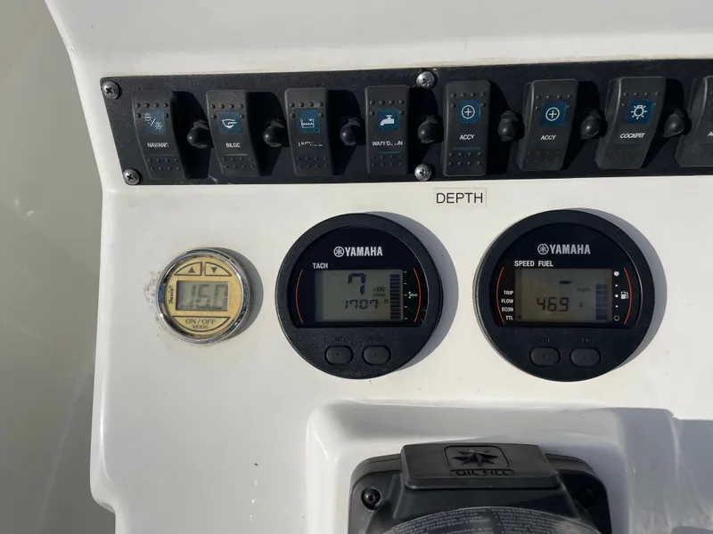 Slide: The Image of Sea Hunt Ultra 196 2016 - 47