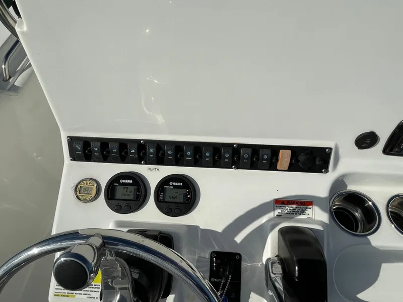 Slide: The Image of Sea Hunt Ultra 196 2016 - 48