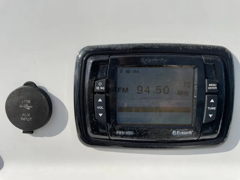 Slide: The Image of Sea Hunt Ultra 196 2016 - 50