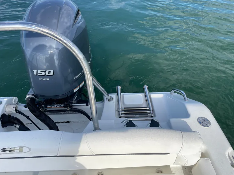 Slide: The Image of Sea Hunt Ultra 196 2016 - 53