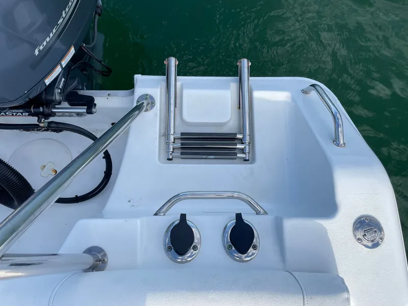 Slide: The Image of Sea Hunt Ultra 196 2016 - 54