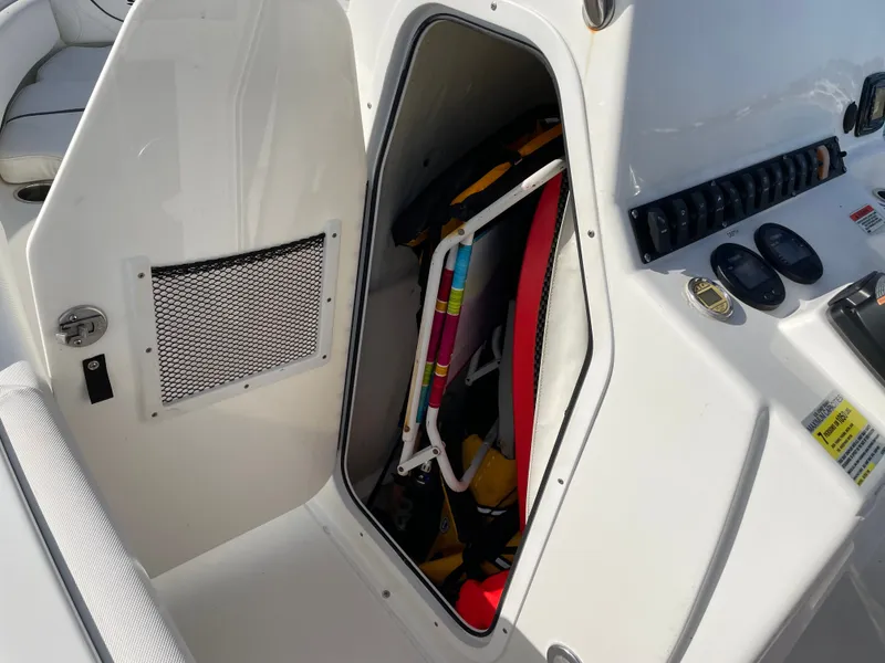 Slide: The Image of Sea Hunt Ultra 196 2016 - 59