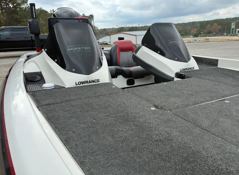 Slide: The Image of Skeeter ZX200 2013 - 9