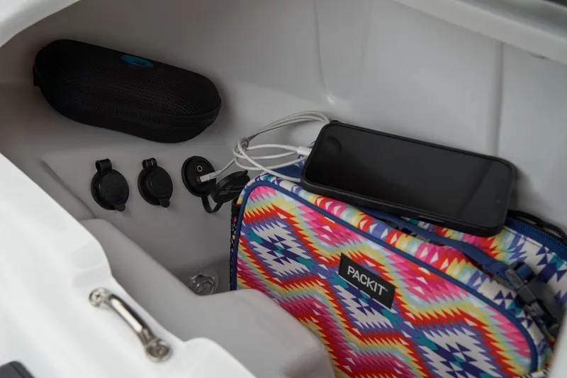 Slide: The Image of Tahoe 210 S 2026 - 34