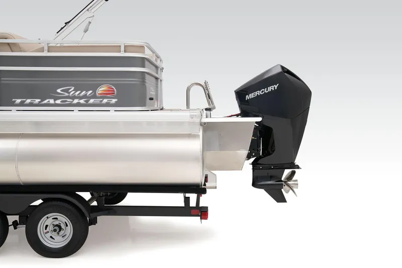 Slide: The Image of Sun Tracker Party Barge 22 RF XP3 2025 - 56