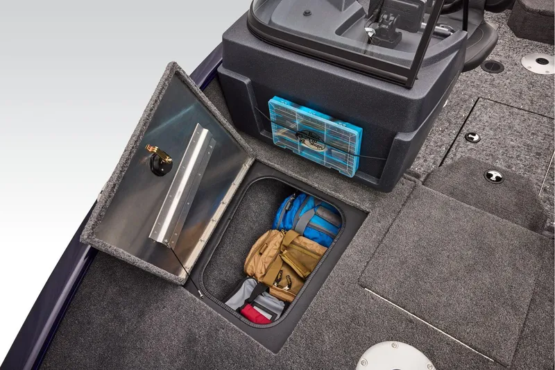 Slide: The Image of 2026 TRACKER® PRO GUIDE™ V-175 WT - 11