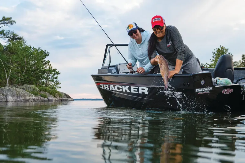 Slide: The Image of 2026 TRACKER® PRO GUIDE™ V-175 WT - 38