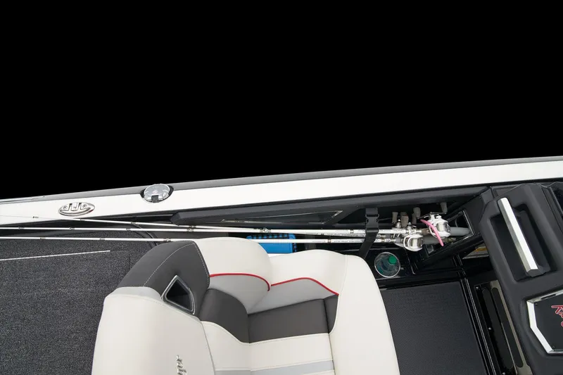 Slide: The Image of Ranger Boats Z521R Cup-Equipped 2026 - 45