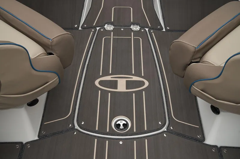 Slide: The Image of Tahoe 210 S 2026 - 37