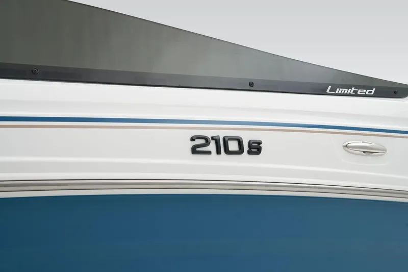 Slide: The Image of Tahoe 210 S 2026 - 63