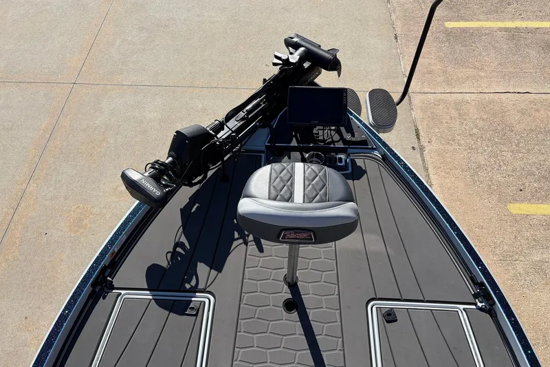Slide: The Image of 2026 Ranger Z521R Cup-Equipped boat with Garmin equipment and cushioned seat on deck. - 15
