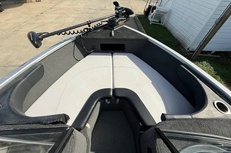 Slide: The Image of Minn Kota Power Drive V2 motor on 2015 Starweld 1700 boat deck. - 19