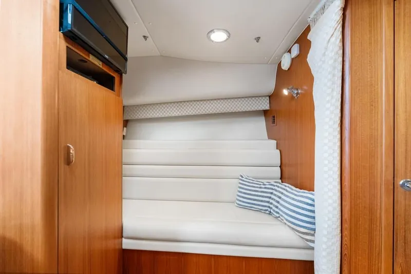 Slide: The Image of Tiara 3800 Open 2004 - 32