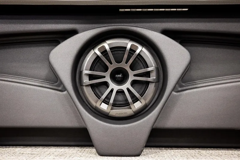 Slide: The Image of LED light on Avalon VLS QL 2026 interior, Reeder-Trausch Marine branding. - 44