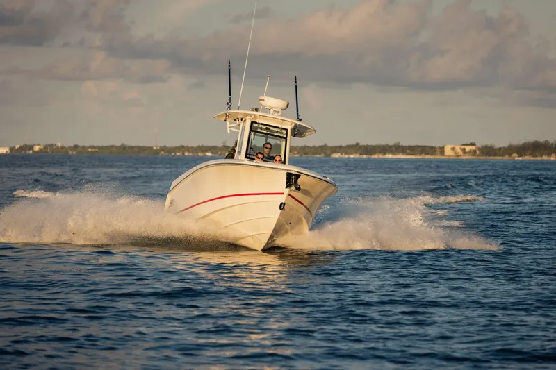 Slide: The Image of Boston Whaler 280 Outrage 2026 - 28