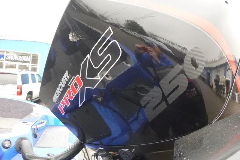 Slide: The Image of 2026 Ranger 620FS Cup Equipped with Mercury Pro XS 250 engine in showroom. - 10