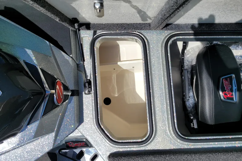Slide: The Image of 2020 Ranger Z521L boat storage compartments and seating detail. - 40