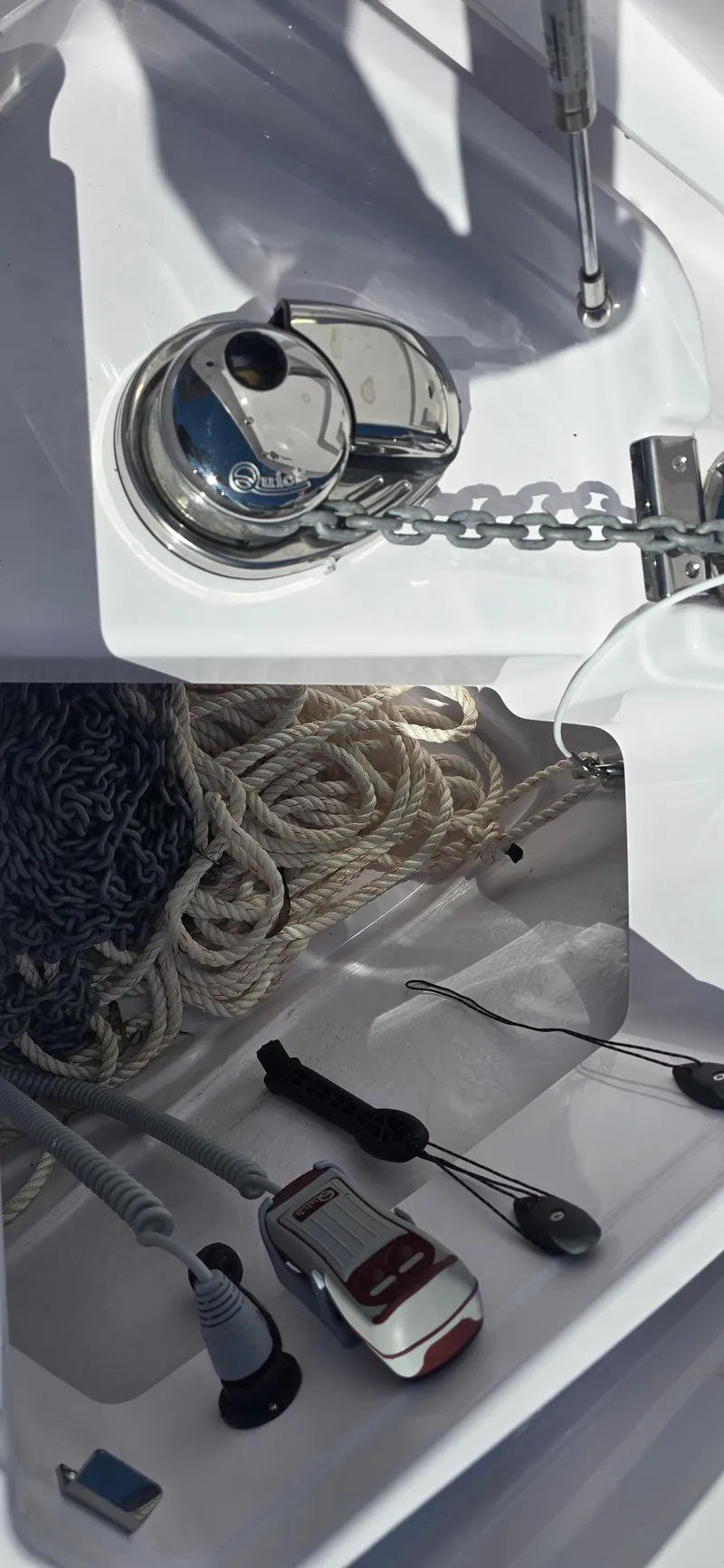 Slide: The Image of Axopar Aft Cabin 2025 - 19