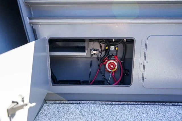 Slide: The Image of Alumaweld Stryker X202 2026 - 7