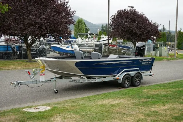 Slide: The Image of Alumaweld 21' Super Vee Pro 2026 - 21