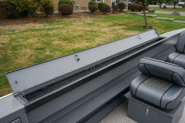 Slide: The Image of Alumaweld 23' Columbia 2026 - 23