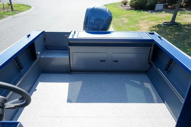 Slide: The Image of Alumaweld 22' Intruder 2026 - 6