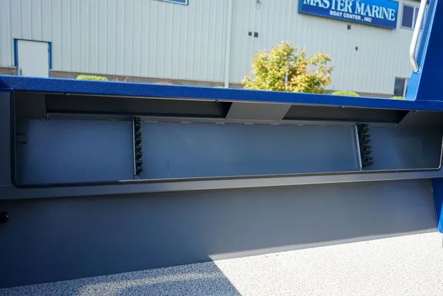 Slide: The Image of Alumaweld 22' Intruder 2026 - 9