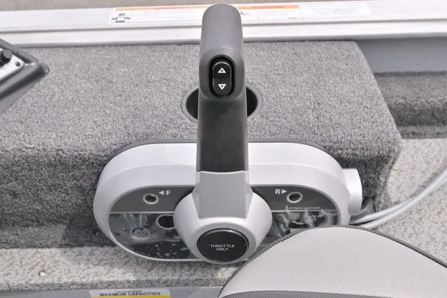 Slide: The Image of Lund 1600 Alaskan SS 2023 - 17