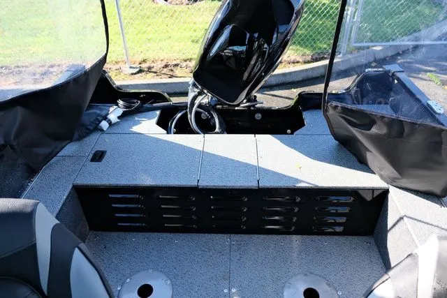 Slide: The Image of Lund 1650 Angler Sport 2024 - 8