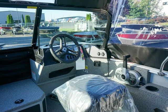 Slide: The Image of Lund 1675 Adventure Sport 2025 - 5