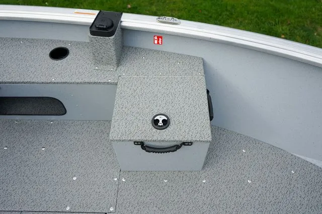 Slide: The Image of Lund 1675 Alaskan Tiller 2026 - 12