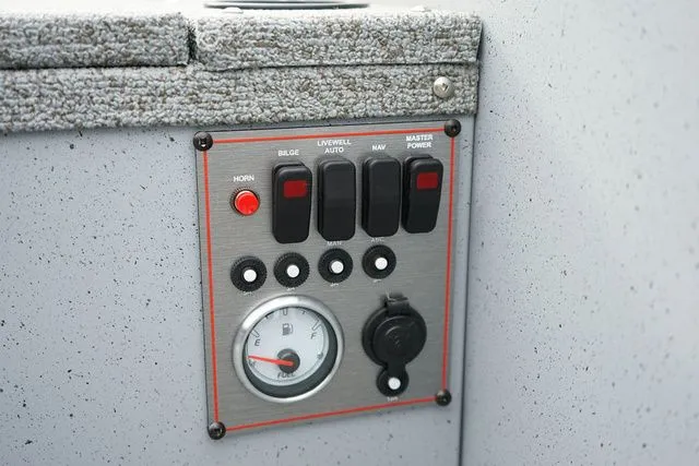 Slide: The Image of Lund 1675 Alaskan Tiller 2026 - 7