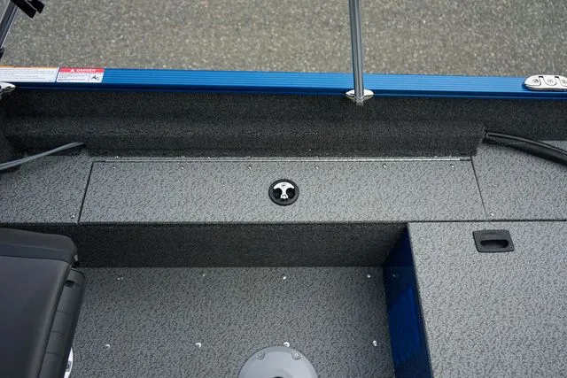 Slide: The Image of Lund 1650 Angler SS 2026 - 9