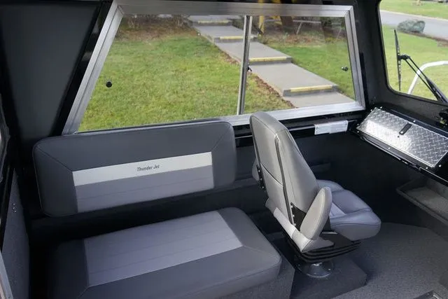 Slide: The Image of Thunder Jet 24 Alexis Pro 2024 - 12