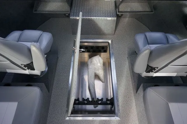 Slide: The Image of Thunder Jet 24 Alexis Pro 2024 - 13