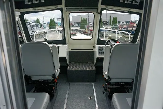 Slide: The Image of Thunder Jet 22 Alexis Pro 2025 - 12