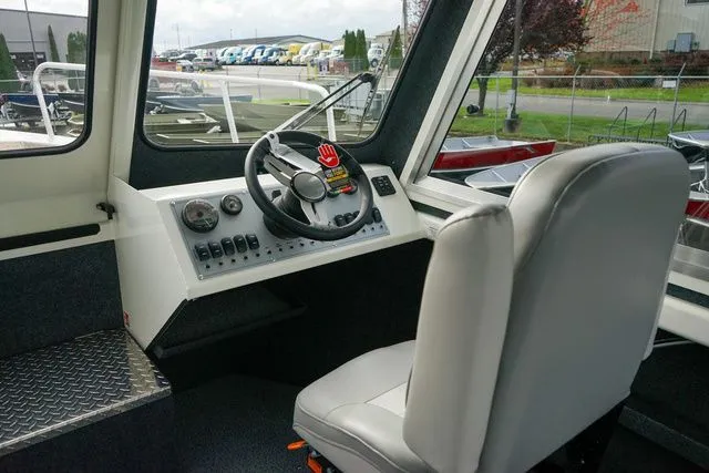 Slide: The Image of Thunder Jet 22 Alexis Pro 2025 - 13