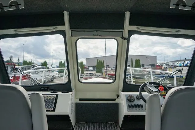 Slide: The Image of Thunder Jet 22 Alexis Pro 2025 - 18