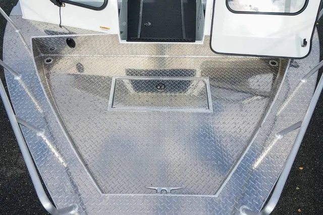 Slide: The Image of Thunder Jet 22 Alexis Pro 2025 - 20