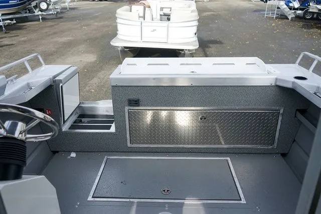 Slide: The Image of Thunder Jet 22 Alexis Pro 2025 - 6