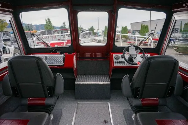 Slide: The Image of Thunder Jet 24 Alexis Pro 2025 - 10