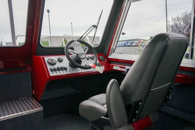 Slide: The Image of Thunder Jet 24 Alexis Pro HT 2025 - 11