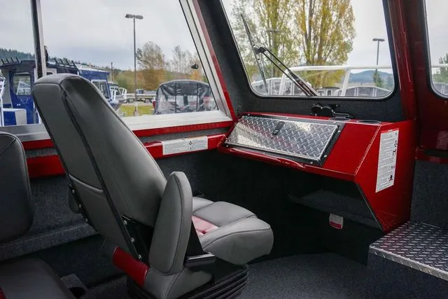 Slide: The Image of Thunder Jet 24 Alexis Pro HT 2025 - 14