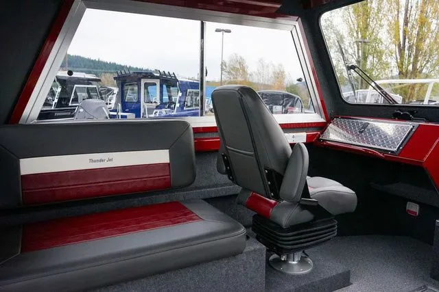 Slide: The Image of Thunder Jet 24 Alexis Pro HT 2025 - 15