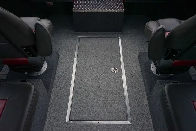 Slide: The Image of Thunder Jet 24 Alexis Pro HT 2025 - 16