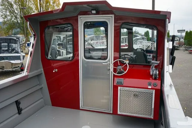 Slide: The Image of Thunder Jet 24 Alexis Pro HT 2025 - 5